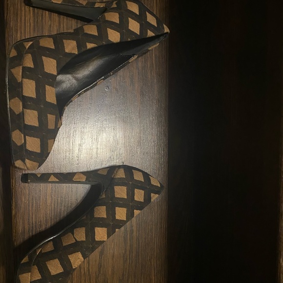 Trendy Geometric Pumps - size 6 - Picture 5 of 10